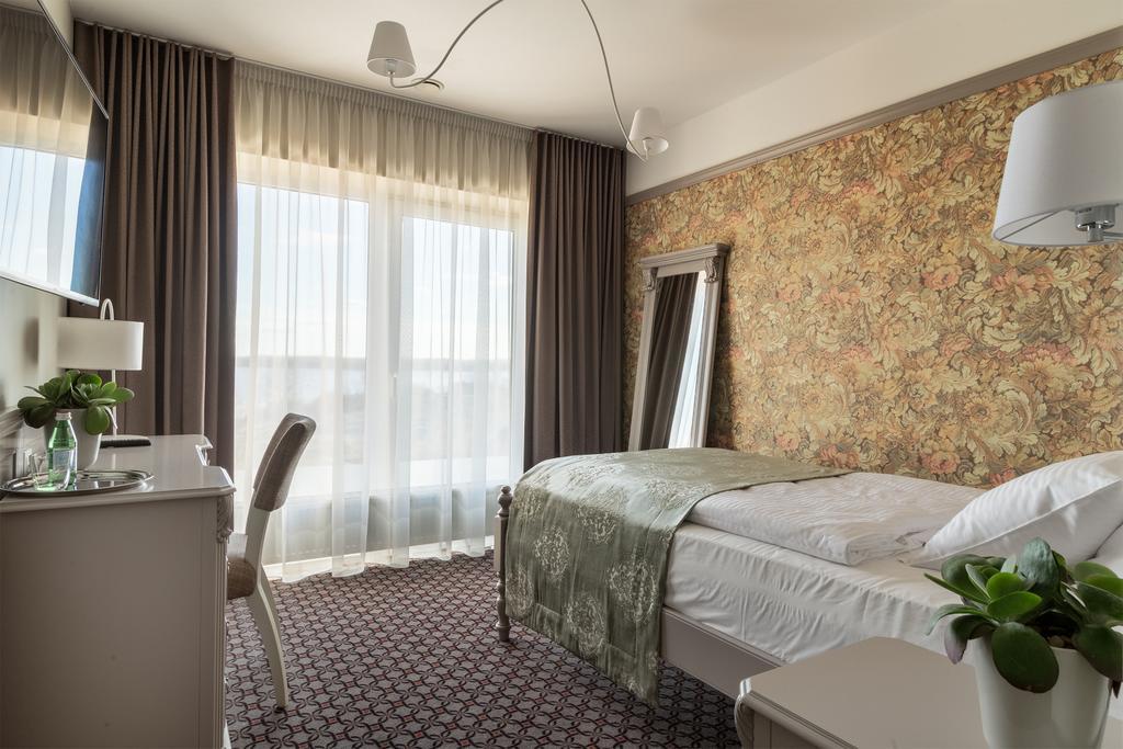 Hotel Sinchronas Telšiai 外观 照片